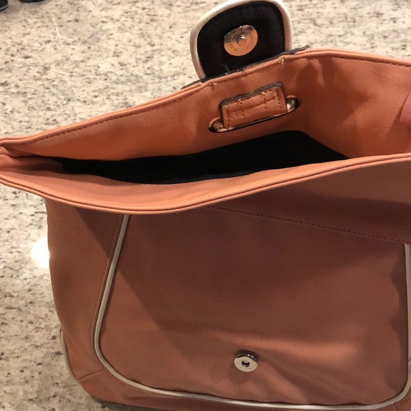 Oversized envelope clutch - Picture 3 of 3